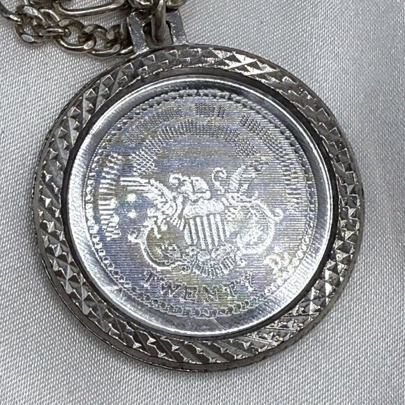 Vintage 1776 Bicentennial Coin Pendant on a 22” Chain Necklace - Picture 4 of 7